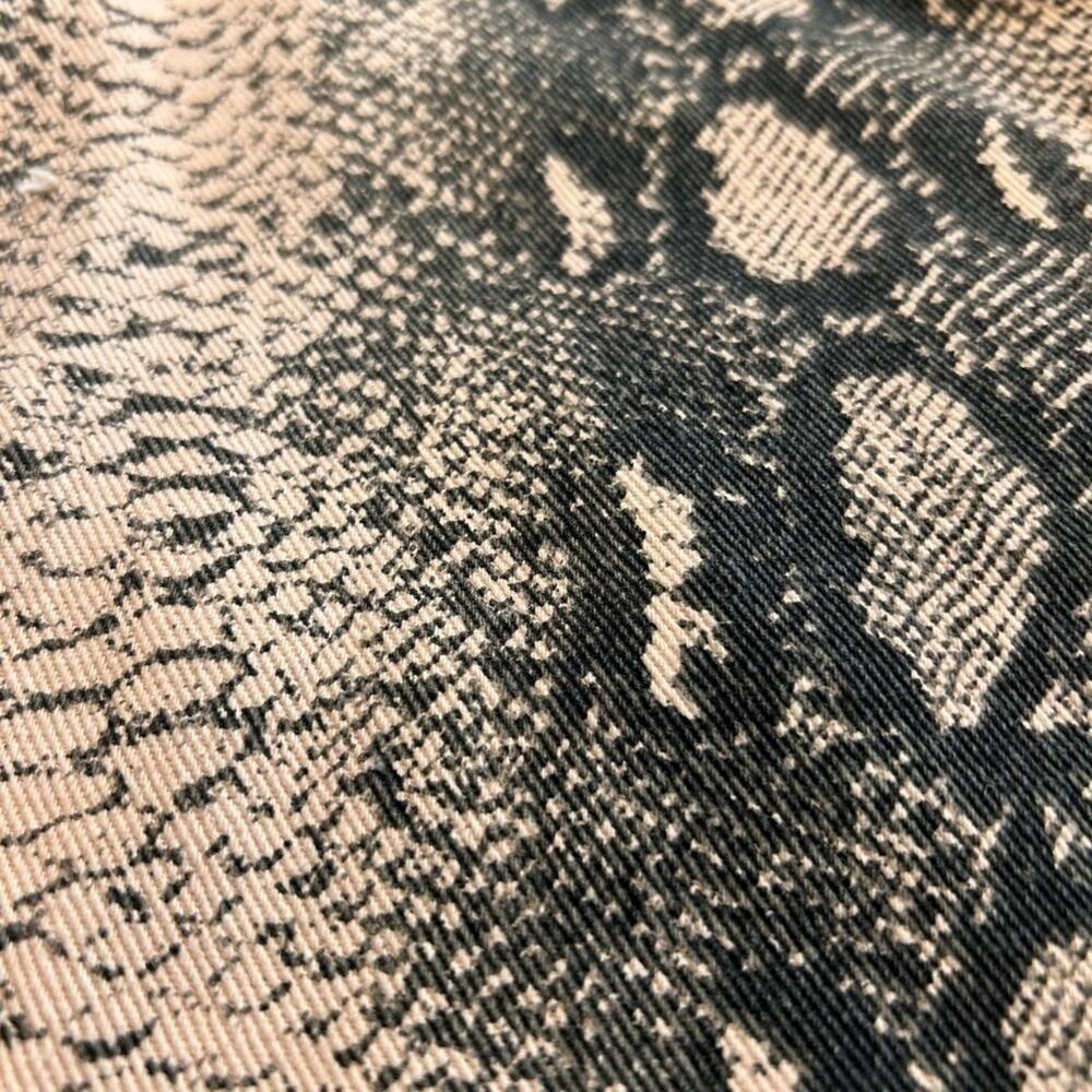 Pink snakeskin denim mini skirt size small - Picture 5 of 7